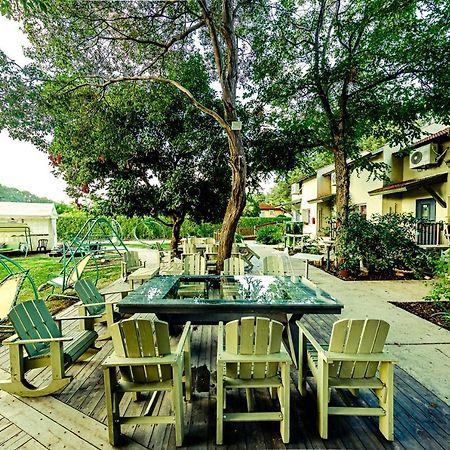 Nuriel Fruit & Guest House Sheʼar Yashuv Exteriör bild