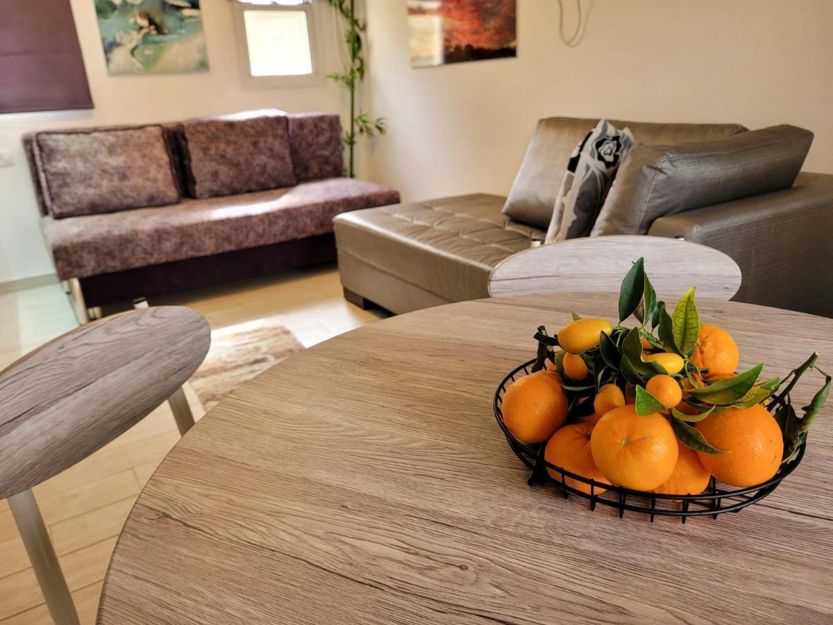 Nuriel Fruit & Guest House Sheʼar Yashuv Exteriör bild