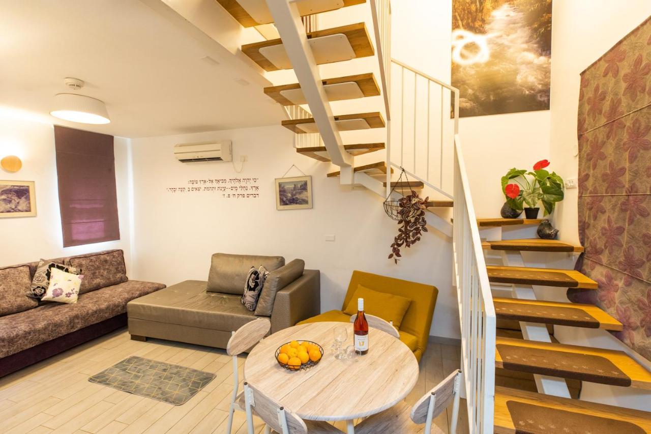 Nuriel Fruit & Guest House Sheʼar Yashuv Exteriör bild