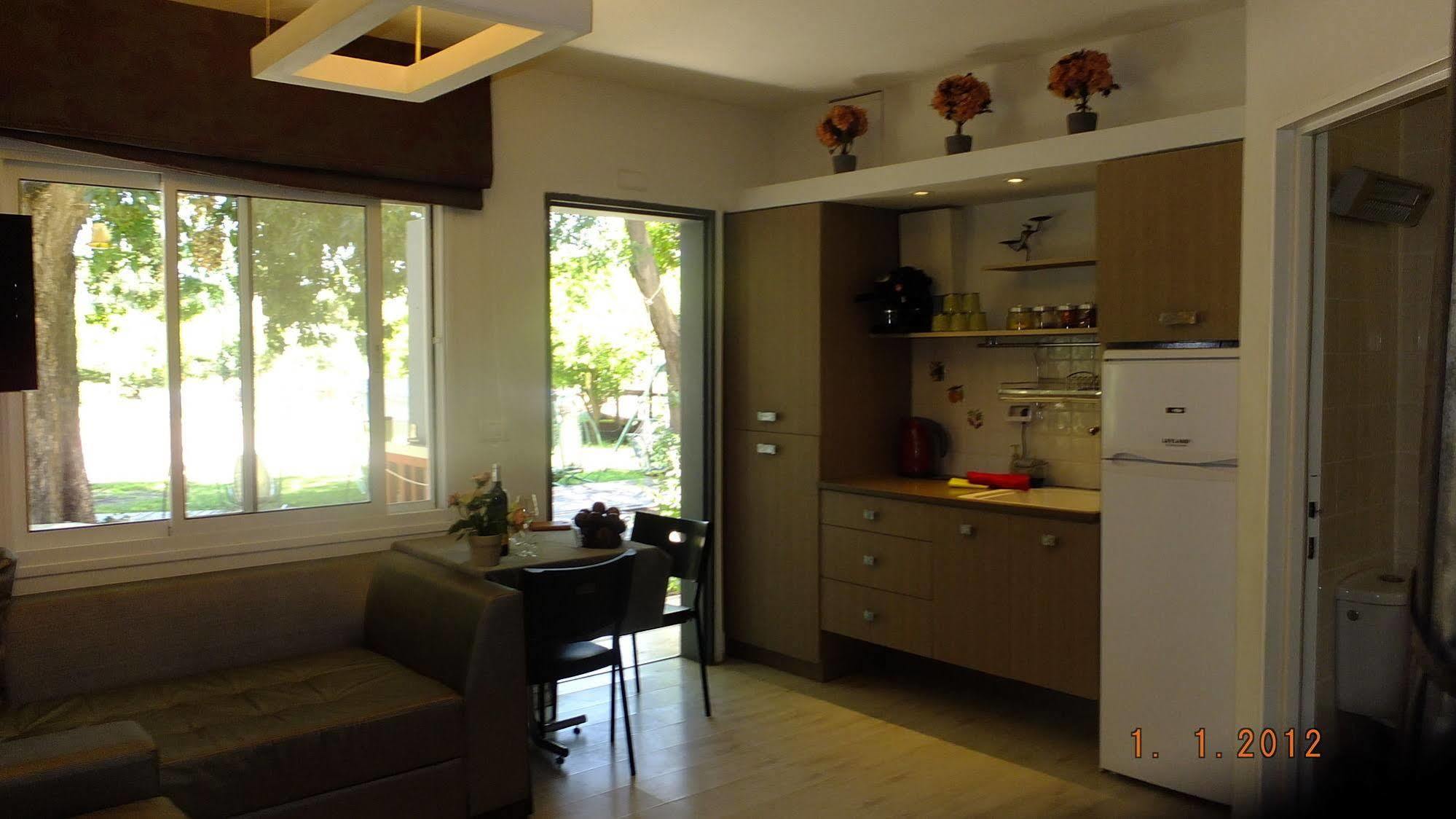Nuriel Fruit & Guest House Sheʼar Yashuv Exteriör bild